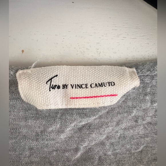 Cold shoulder style blouse - Picture 2 of 4